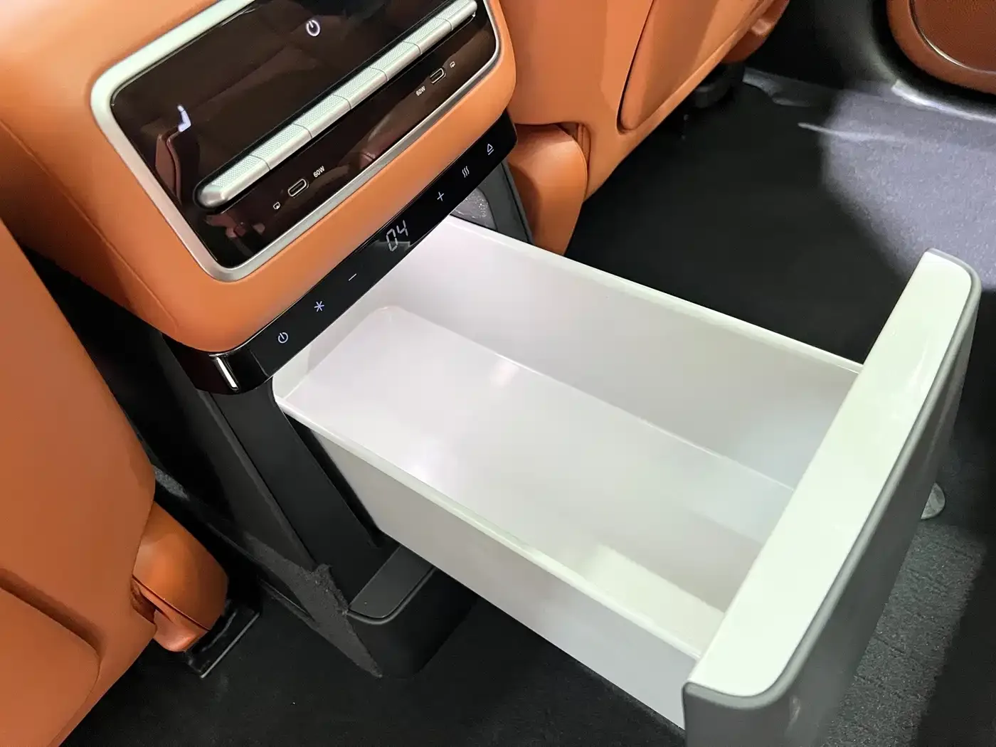 Li Auto Li Xiang L9 2022 Max — Фото автомобиля 14