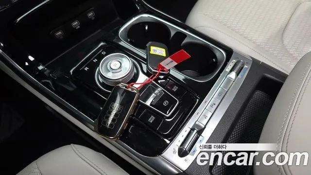 Kia Carnival Generation 4 — Фото автомобиля 11