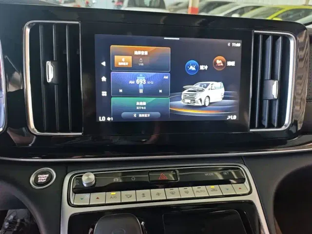 GAC Trumpchi M8 — Фото автомобиля 12