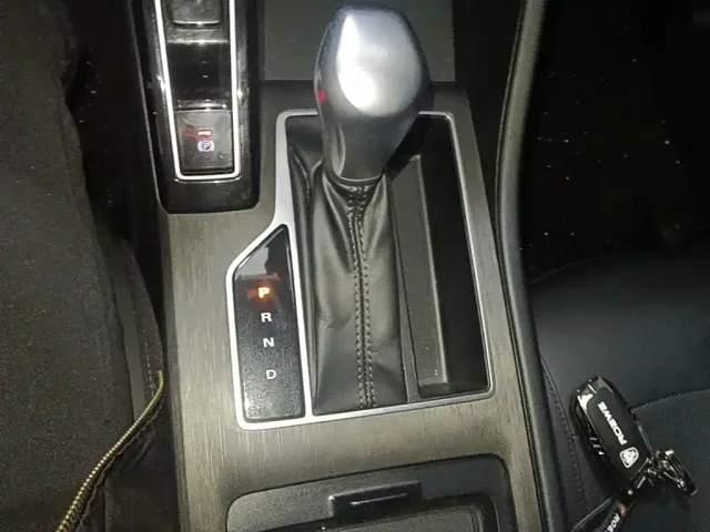 Roewe i5 — Фото автомобиля 13