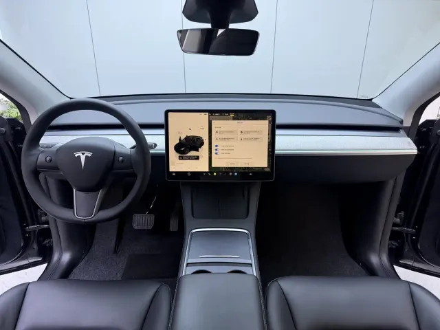 Tesla Model Y — Фото автомобиля 6