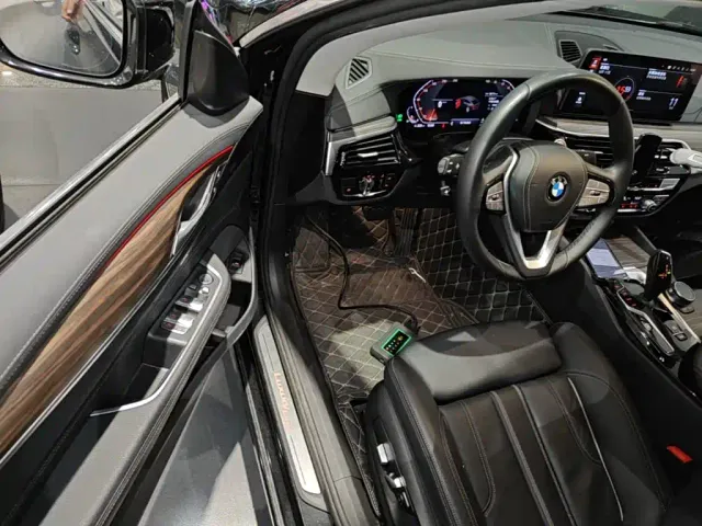 BMW 6 Series Gran Turismo — Фото автомобиля 15