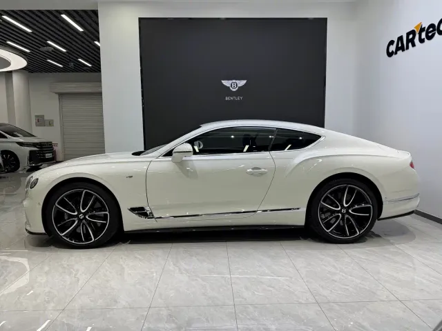 Bentley Continental — Фото автомобиля 7