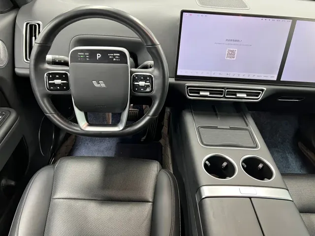 Li Auto L7 — Фото автомобиля 5