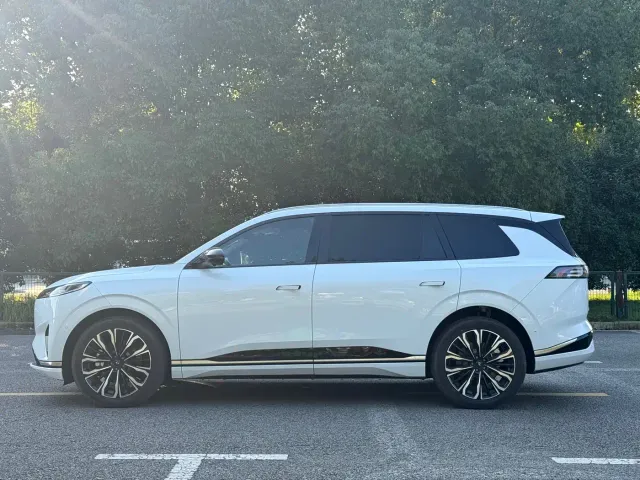 Dongfeng eπ 008 — Фото автомобиля 7