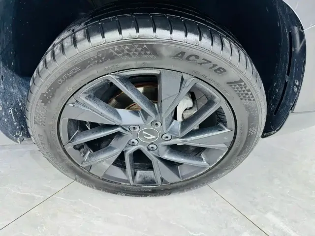 Jetta VS7 — Фото автомобиля 15