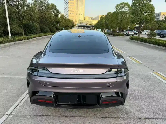 Xiaomi SU7 — Фото автомобиля 9