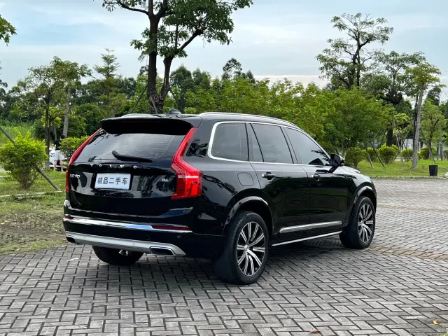 Volvo XC90 — Фото автомобиля 15