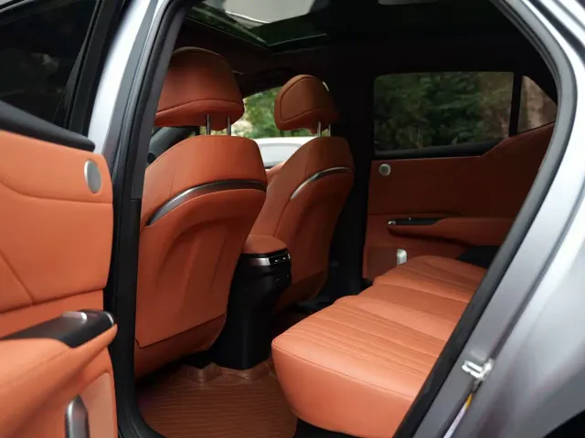 Changan Qiyuan E07 — Фото автомобиля 7