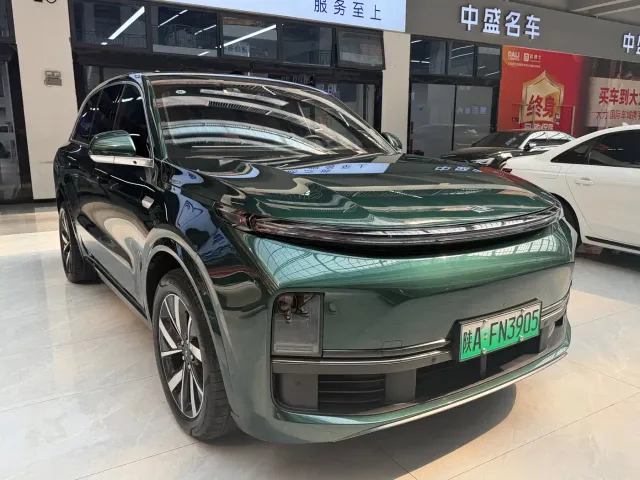 Li Auto L8 — Фото автомобиля 2