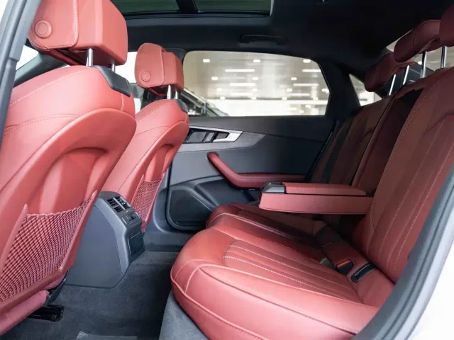 Audi A4L — Фото автомобиля 15
