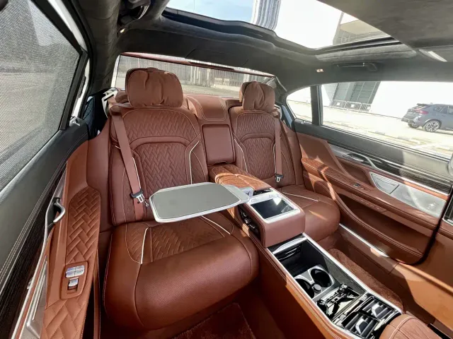 BMW 7 Series — Фото автомобиля 10