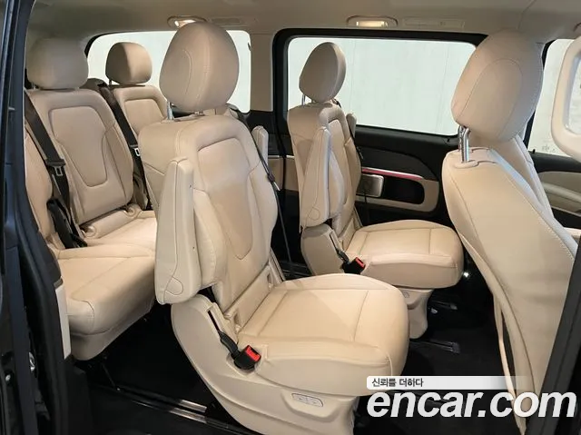 Mercedes-Benz V-Class — Фото автомобиля 10