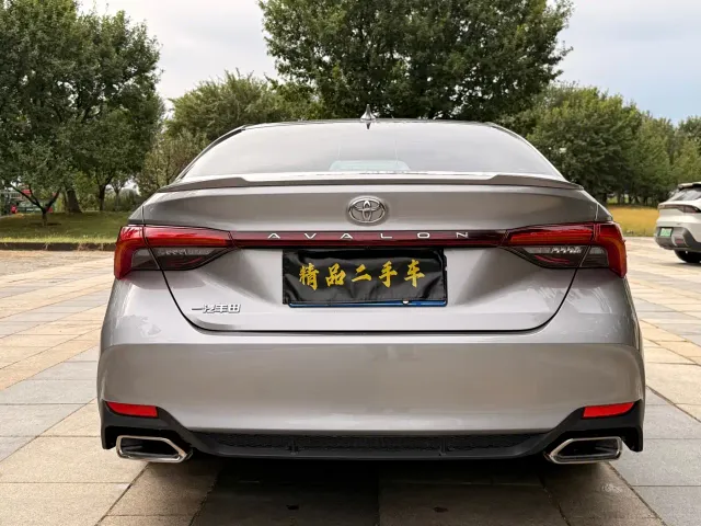 Toyota Avalon — Фото автомобиля 8