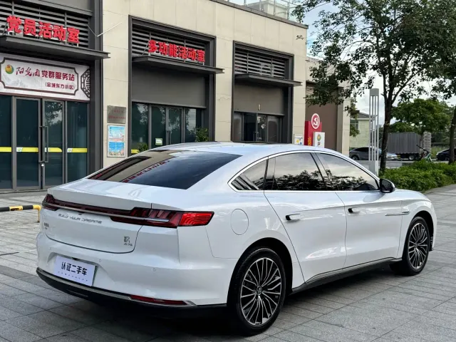 BYD Han — Фото автомобиля 12