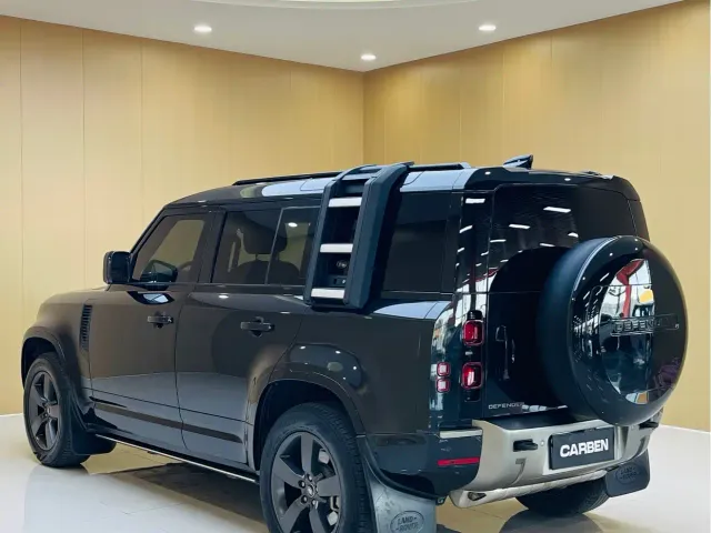 Land Rover Defender — Фото автомобиля 7