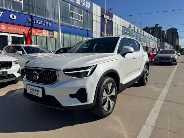 Фотография автомобиля — Volvo XC40