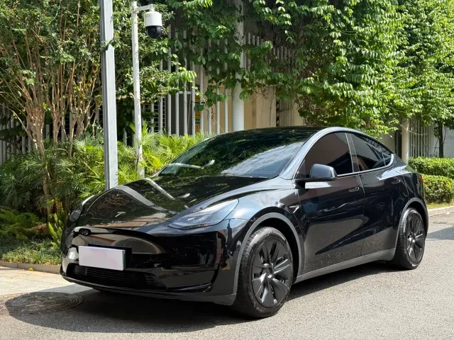Фотография автомобиля — Tesla Model Y