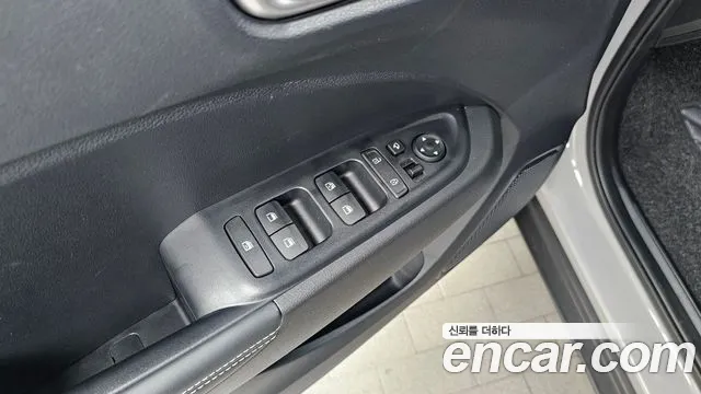 Hyundai Venue — Фото автомобиля 28