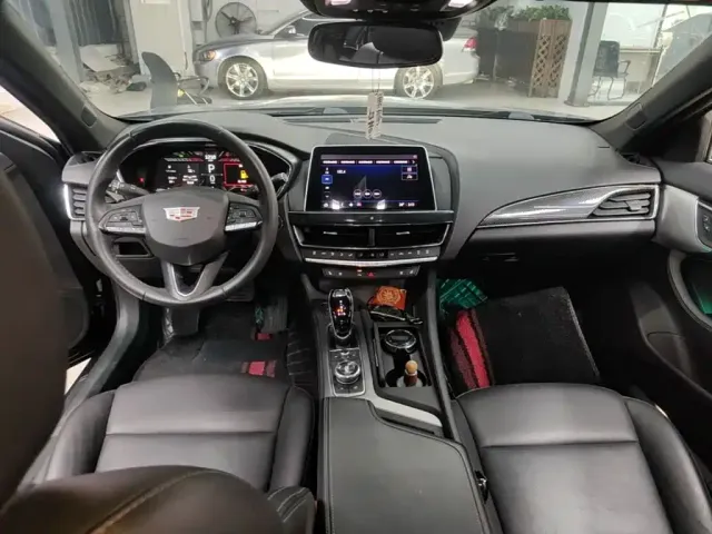 Cadillac CT5 — Фото автомобиля 9