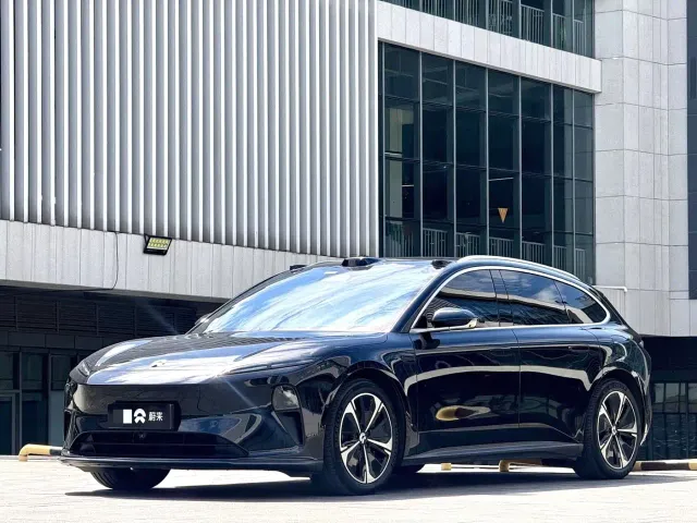Фотография автомобиля — Nio ET5 Touring