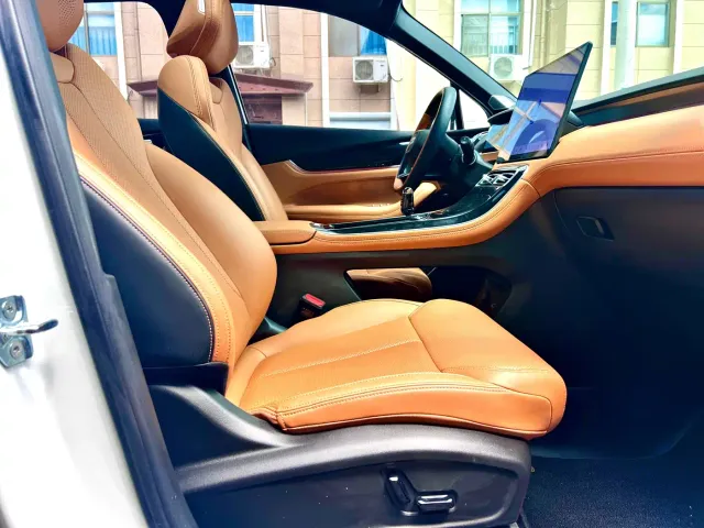 Geely Boyue L — Фото автомобиля 14