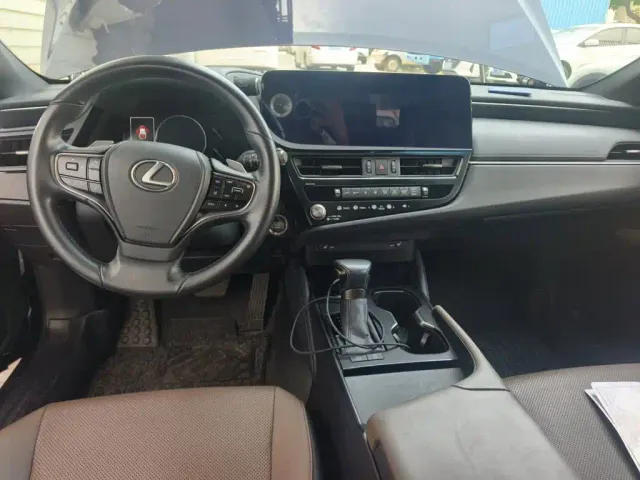 Lexus ES — Фото автомобиля 5