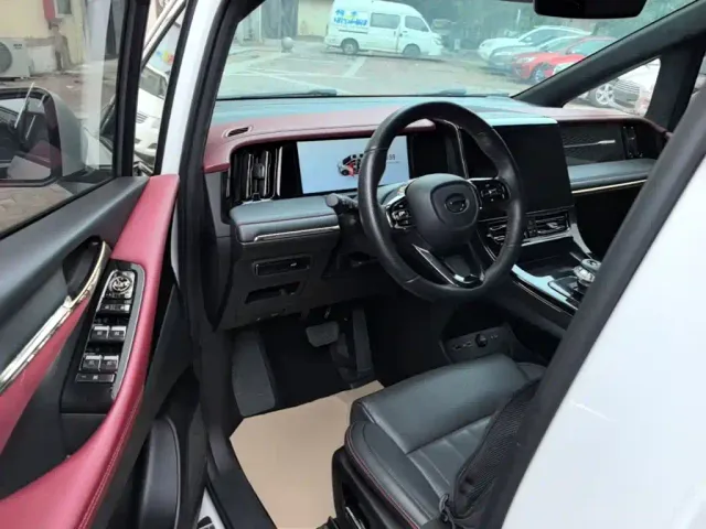 GAC Trumpchi Trumpchi M8 2023 Model Master Series 400T Ultimate Edition — Фото автомобиля 15