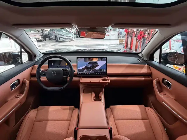 Leapmotor C10 — Фото автомобиля 5
