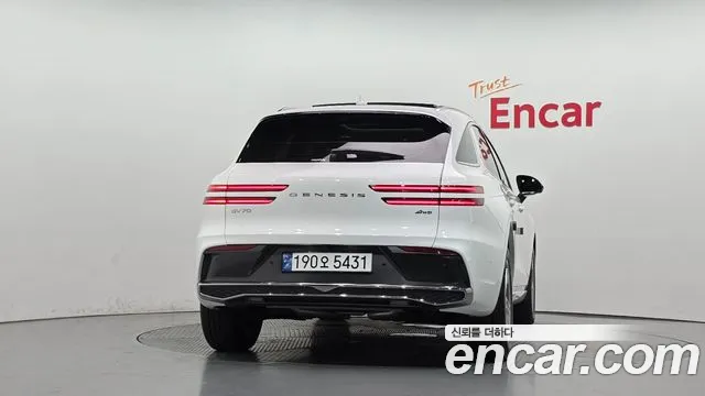 Genesis GV70 2.5T Бензин AWD — Фото автомобиля 4
