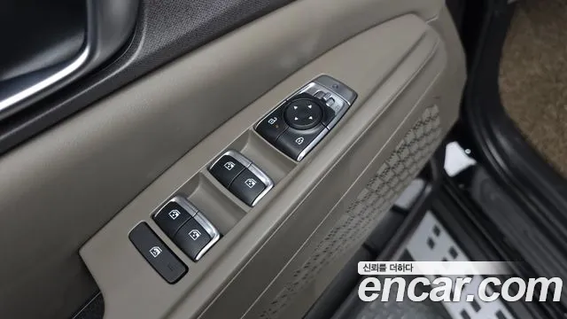 Kia Carnival Generation 4 — Фото автомобиля 21