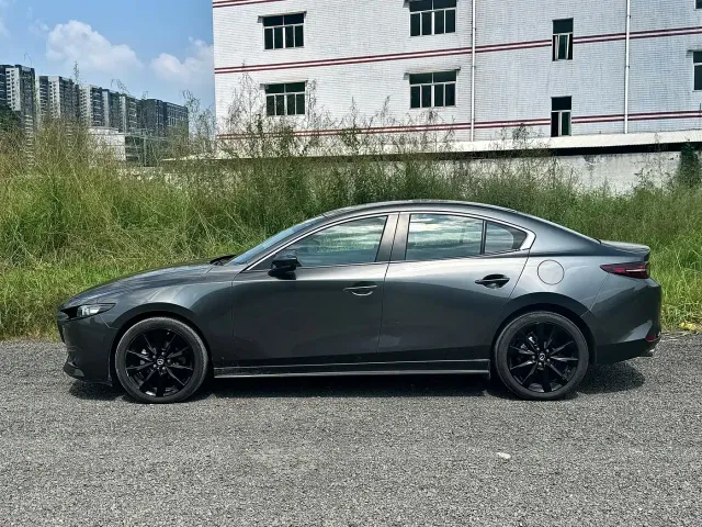 Mazda Axela — Фото автомобиля 7