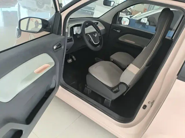 Wuling Hongguang Mini EV — Фото автомобиля 15