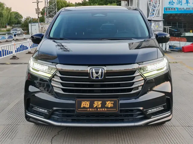 Honda Odyssey — Фото автомобиля 2