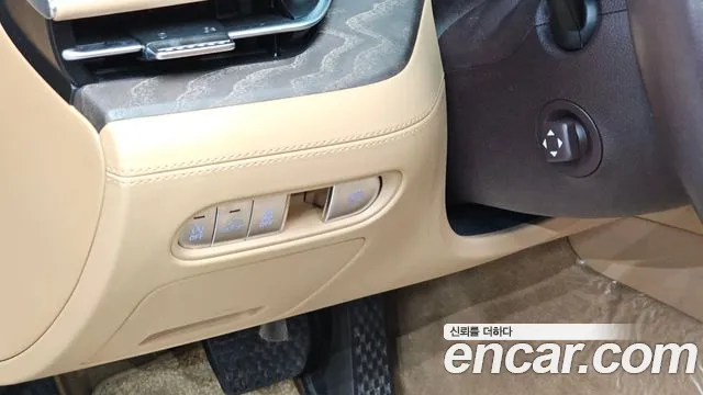 Genesis G90 Бензин 3.5 турбо AWD — Фото автомобиля 14
