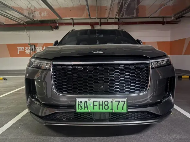 Li Auto ONE — Фото автомобиля 4
