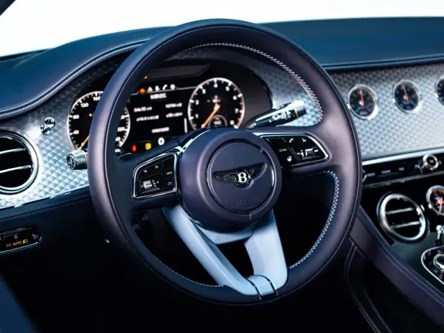 Bentley Continental — Фото автомобиля 11