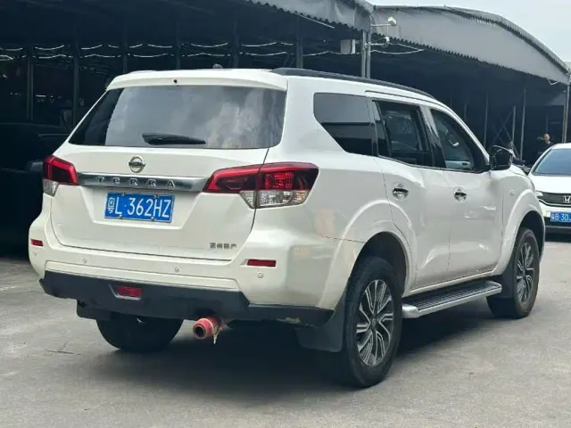 Nissan Terra 2020 2.5L XL Upper Automatic 2WD Luxury Edition — Фото автомобиля 8