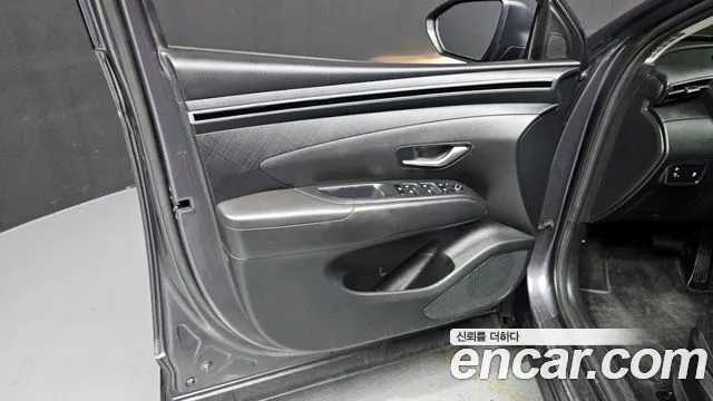Hyundai Tucson Tucson (NX4) Дизель 2.0 4WD — Фото автомобиля 24