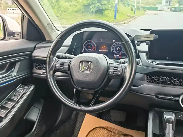 Honda Accord — Фото автомобиля 11
