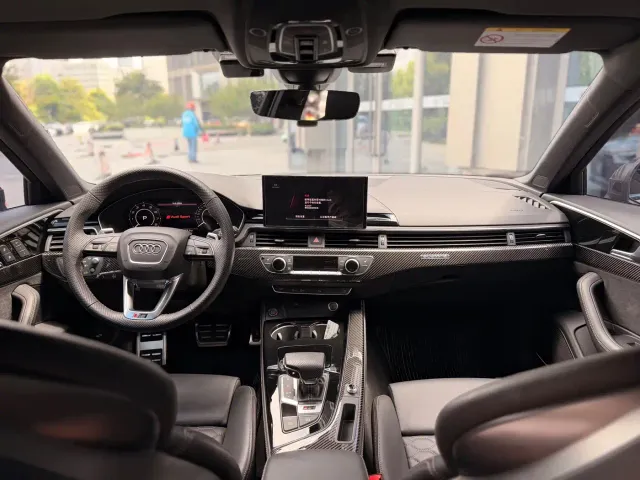 Audi RS 4 — Фото автомобиля 14