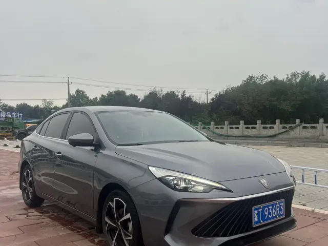 Roewe i5 — Фото автомобиля 2
