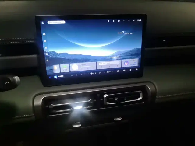 Baojun Yep Plus — Фото автомобиля 12