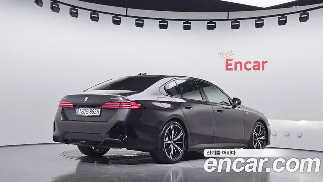 BMW 5-Series 5 серия (G60) 530i xDrive M Sport — Фото автомобиля 2