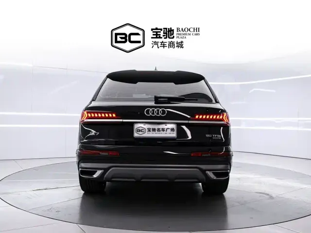 Audi Q7 — Фото автомобиля 4