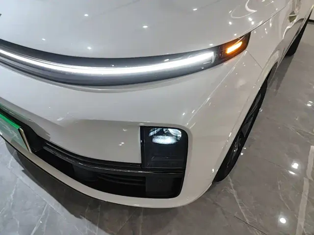 Li Auto L7 — Фото автомобиля 23