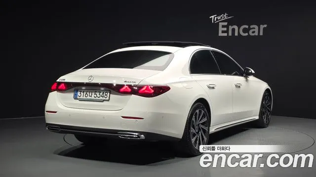 Mercedes-Benz E-Class E-класс W214 E300 4MATIC Exclusive — Фото автомобиля 2