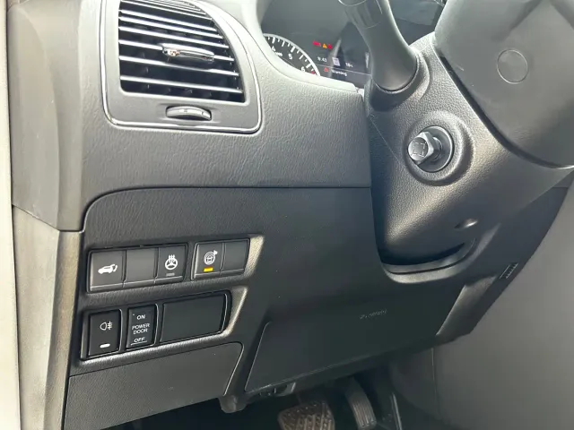Nissan Patrol — Фото автомобиля 8