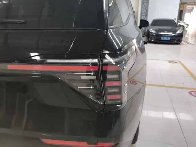 Ford Edge — Фото автомобиля 7