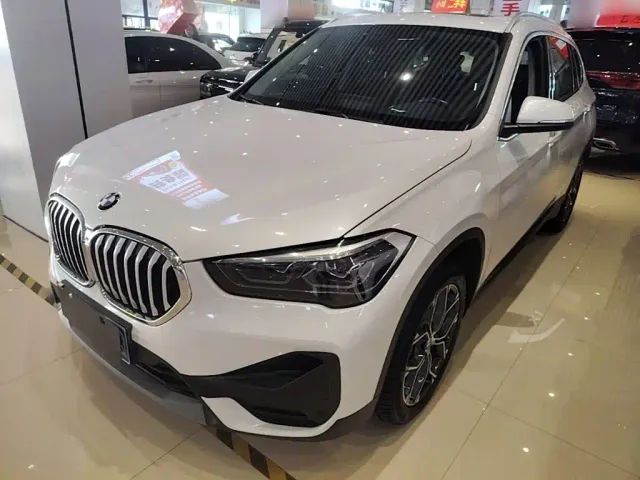 Фотография автомобиля — BMW X1